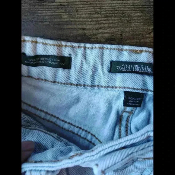 Wild Fable size 00 Distressed High waisted Mom Jeans - Light - Picture 4 of 9